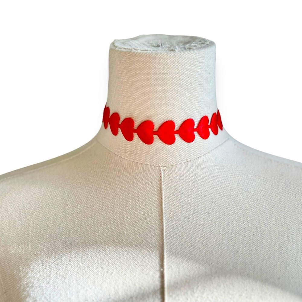 Row of Hearts Choker
